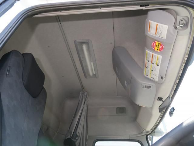Nissan QUON 2020-10 7199689-19