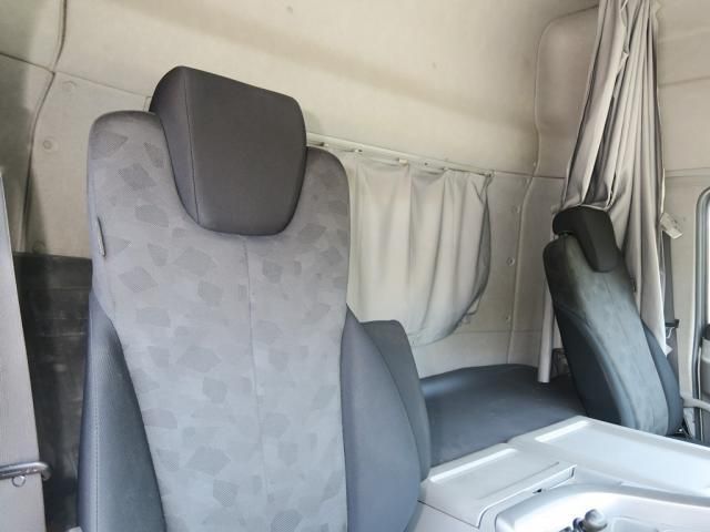 Nissan QUON 2020-10 7199689-20