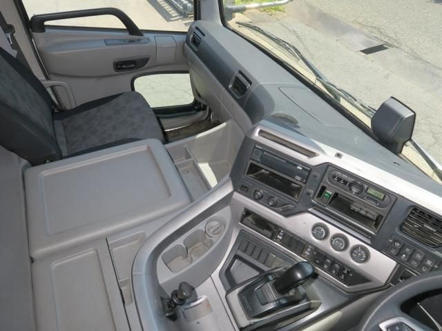 Nissan QUON 2020-10 7199689-21