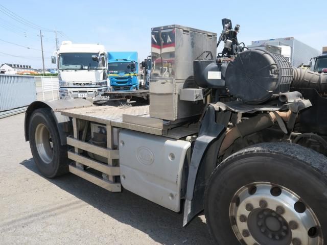 Nissan QUON 2020-10 7199689-5