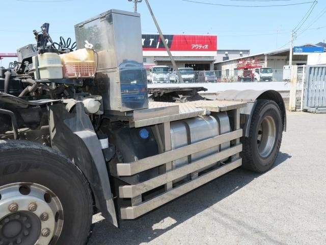 Nissan QUON 2020-10 7199689-6