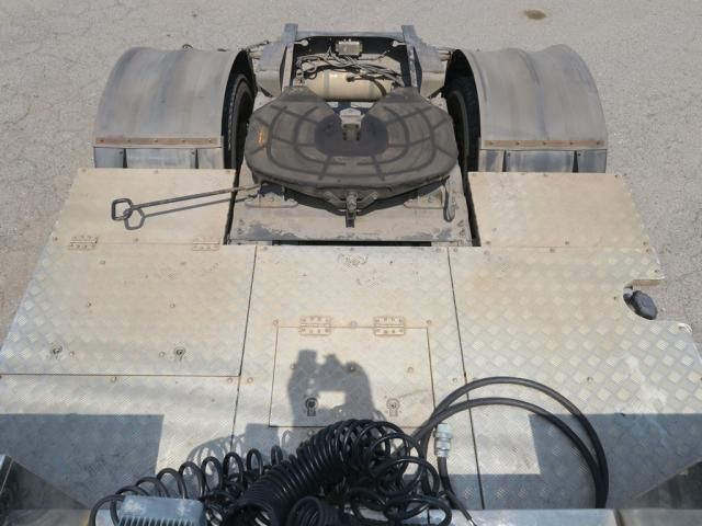 Nissan QUON 2020-10 7199689-8