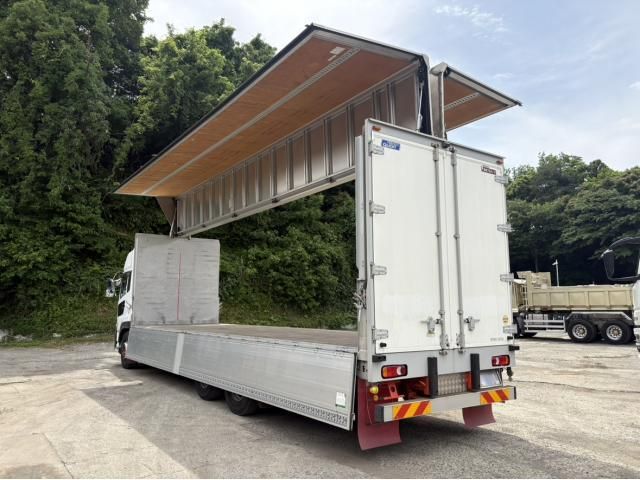 Nissan QUON 2019-01 7199688-9