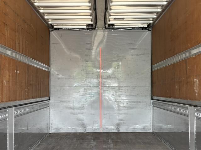 Nissan QUON 2019-01 7199688-14