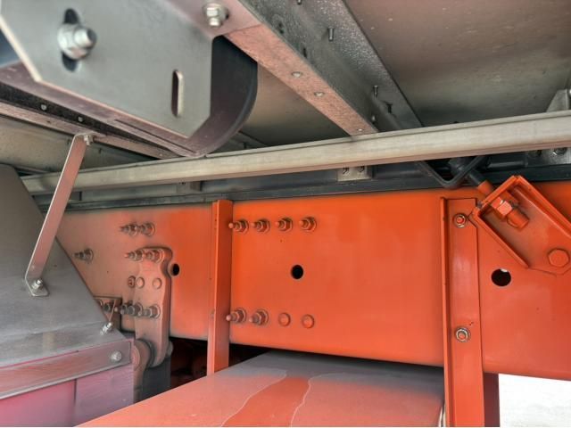Nissan QUON 2019-01 7199688-23