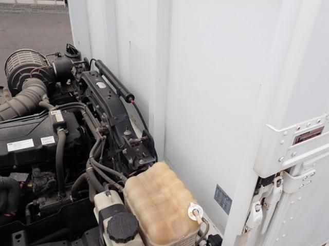 Nissan QUON 2020-09 7199687-11