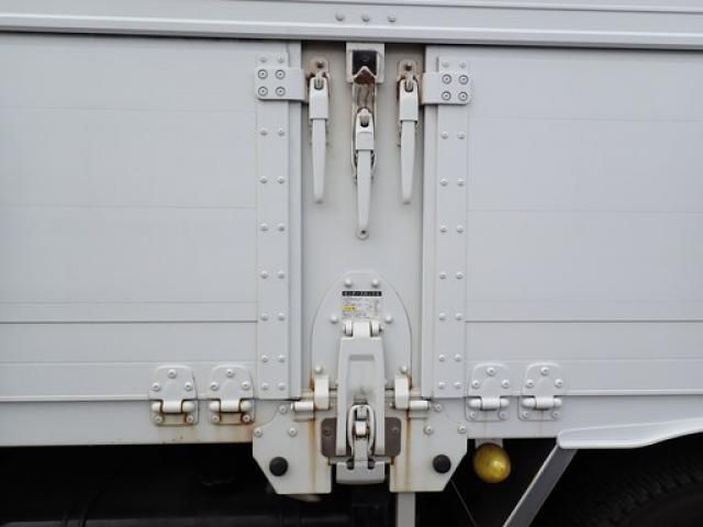 Nissan QUON 2020-09 7199687-15