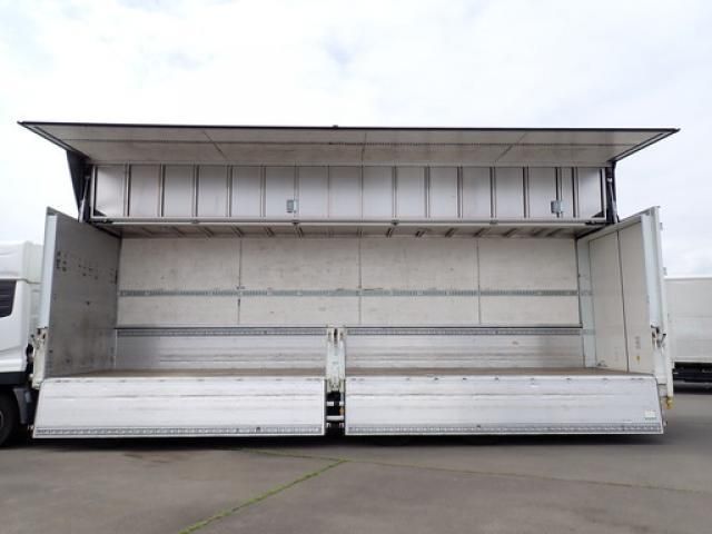Nissan QUON 2020-09 7199687-16