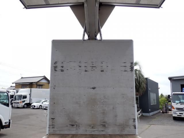 Nissan QUON 2020-09 7199687-25