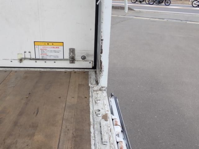 Nissan QUON 2020-09 7199687-27