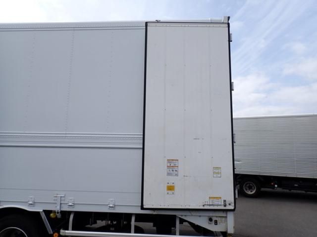 Nissan QUON 2020-09 7199687-28