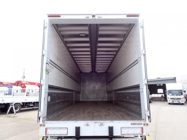 Nissan QUON 2020-09 7199687-29