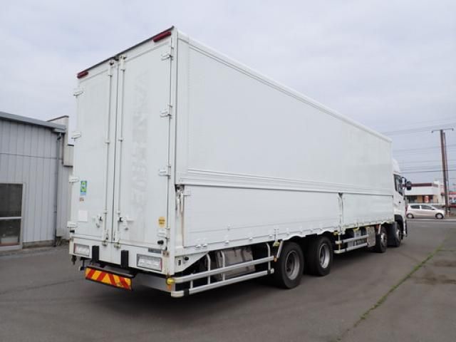 Nissan QUON 2020-09 7199687-4