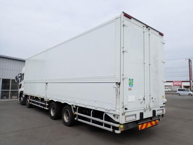 Nissan QUON 2020-09 7199687-6