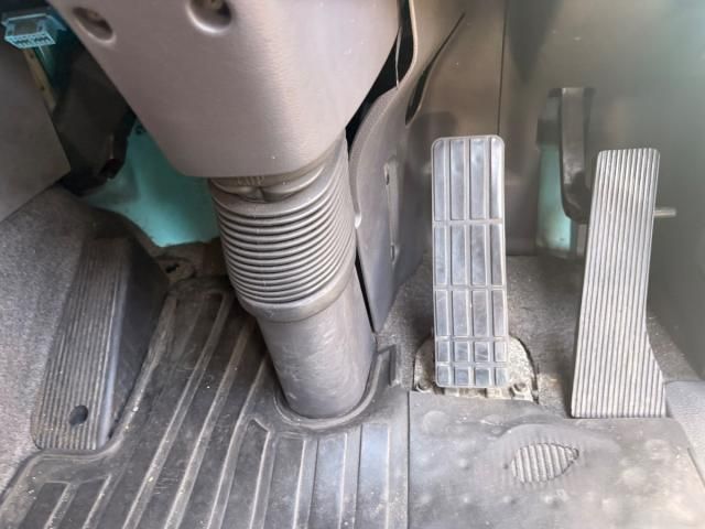 Nissan QUON 2017-08 7199712-17