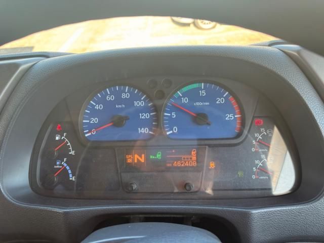 Nissan QUON 2017-08 7199712-18