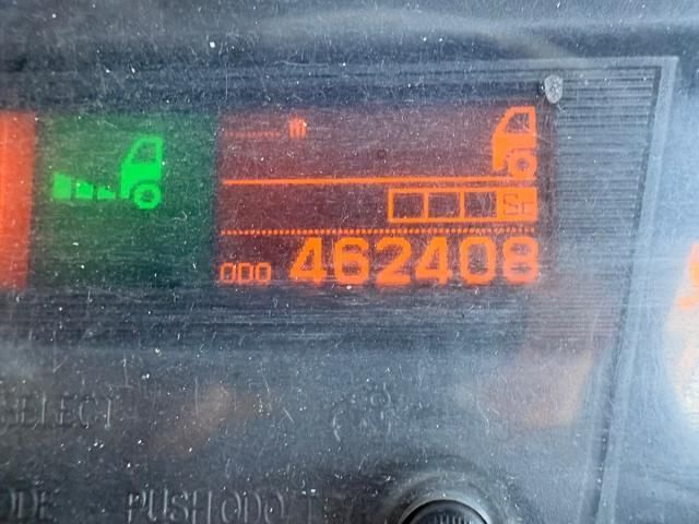 Nissan QUON 2017-08 7199712-19