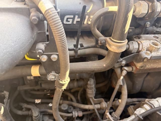 Nissan QUON 2017-08 7199712-27