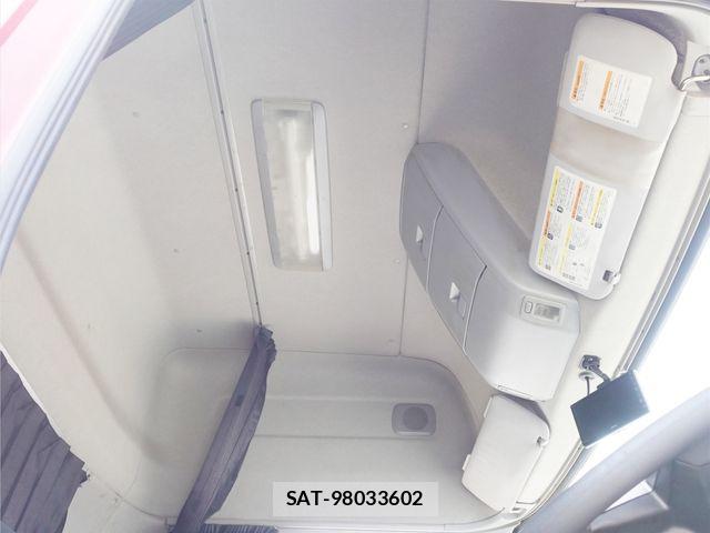 Nissan QUON 2019-03 7216158-26