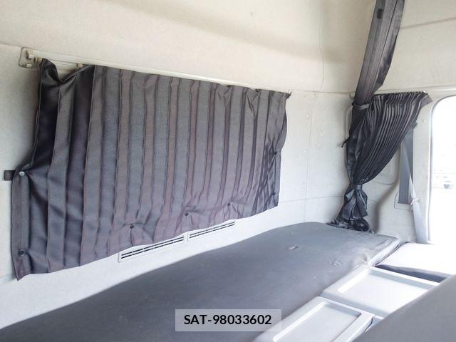 Nissan QUON 2019-03 7216158-27