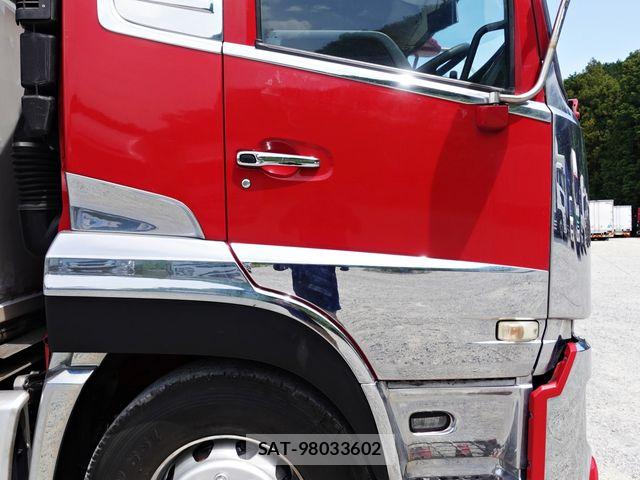 Nissan QUON 2019-03 7216158-4