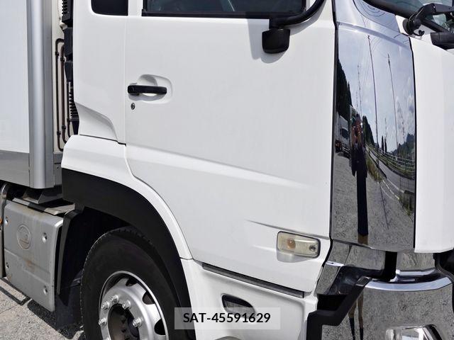 Nissan QUON 2019-12 7223963-4