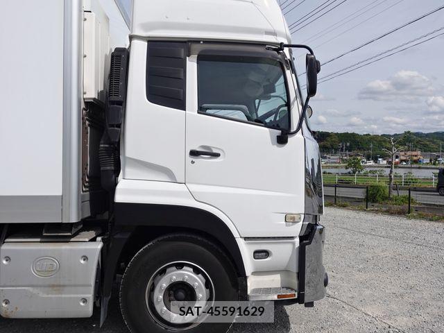 Nissan QUON 2019-12 7223963-5