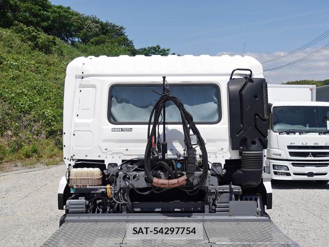 Nissan QUON 2022-10 7223962-13