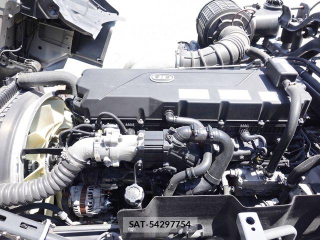 Nissan QUON 2022-10 7223962-22