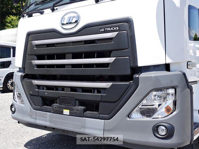 Nissan QUON 2022-10 7223962-2