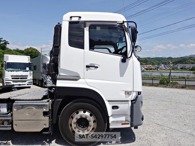 Nissan QUON 2022-10 7223962-5