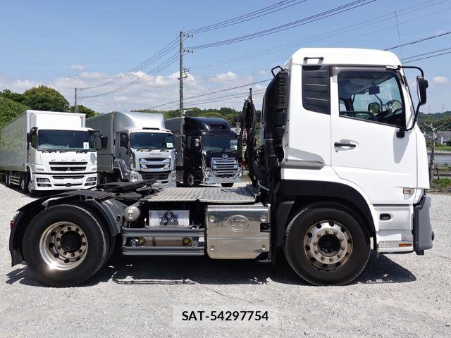 Nissan QUON 2022-10 7223962-6
