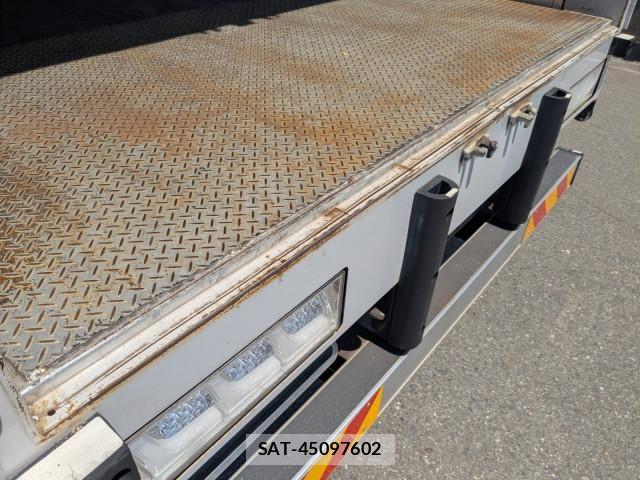 Nissan QUON 2020-03 7252015-9