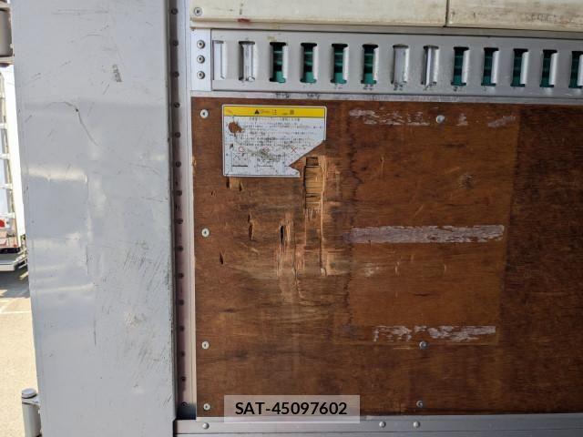Nissan QUON 2020-03 7252015-20