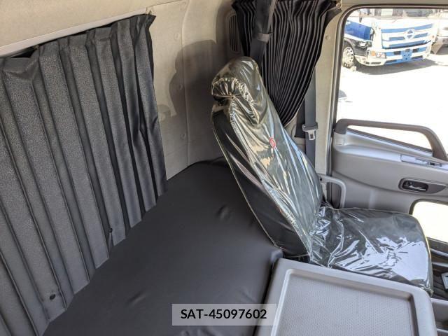 Nissan QUON 2020-03 7252015-27