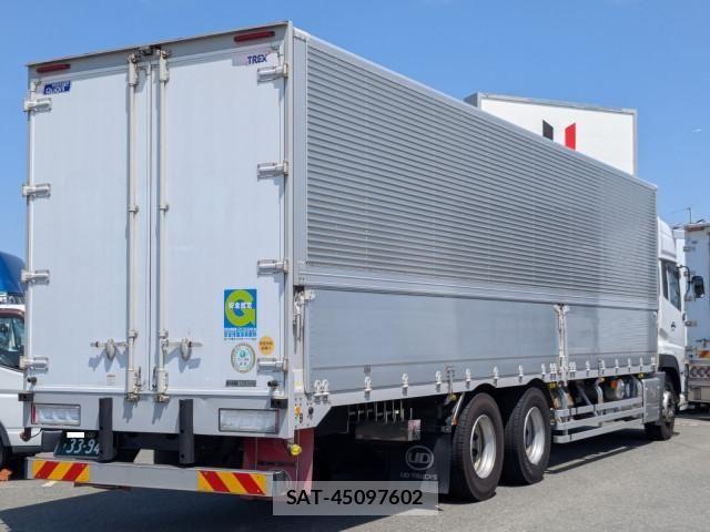 Nissan QUON 2020-03 7252015-2