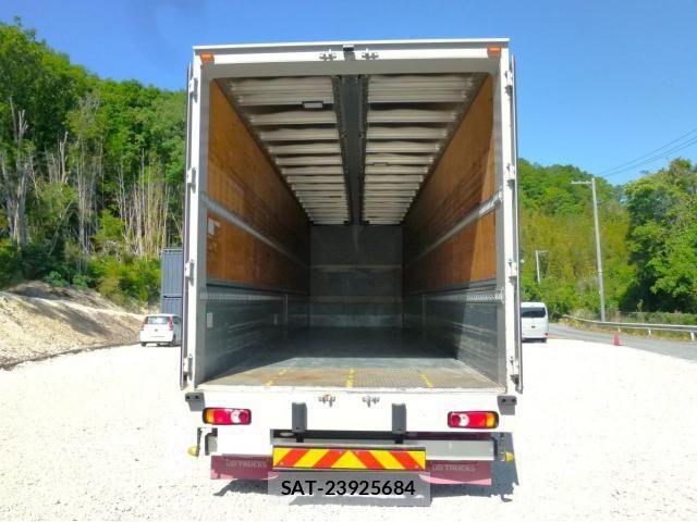 Nissan QUON 2020-11 7252011-9