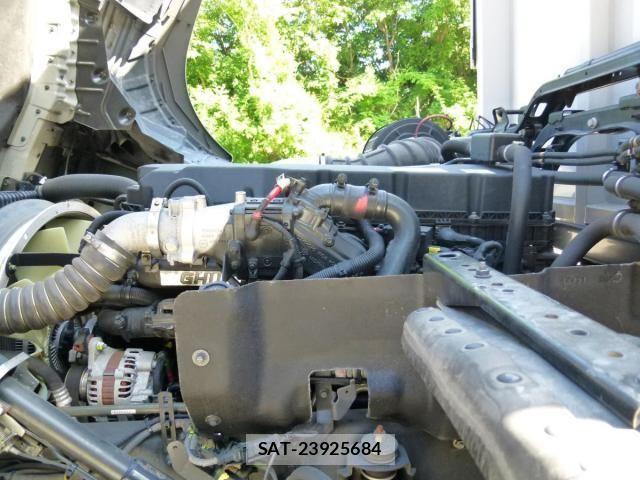 Nissan QUON 2020-11 7252011-23