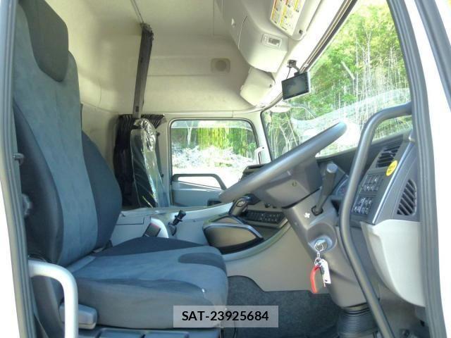 Nissan QUON 2020-11 7252011-27