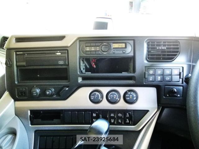 Nissan QUON 2020-11 7252011-28