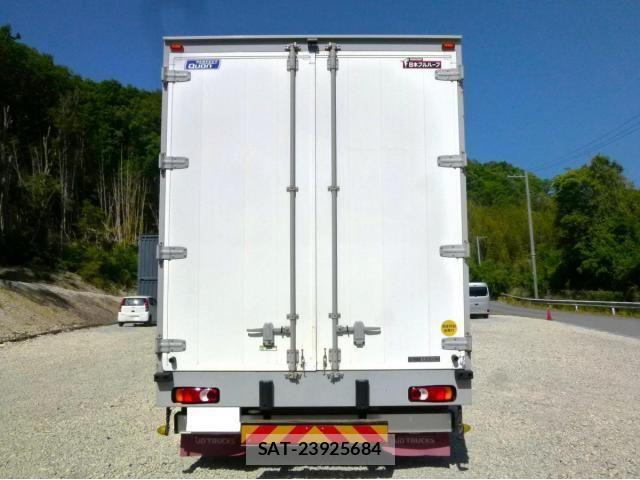Nissan QUON 2020-11 7252011-4