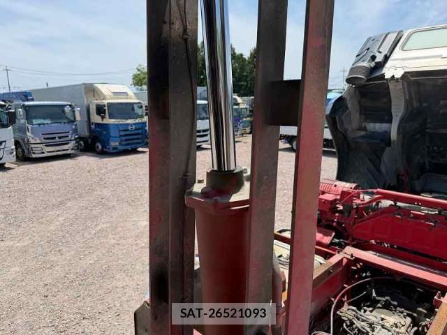 Nissan QUON 2014-03 7252021-27