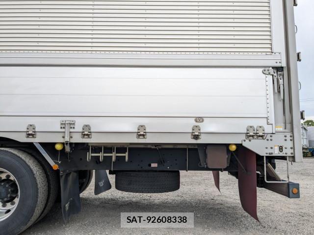 Nissan QUON 2017-04 7252019-18