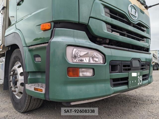 Nissan QUON 2017-04 7252019-25