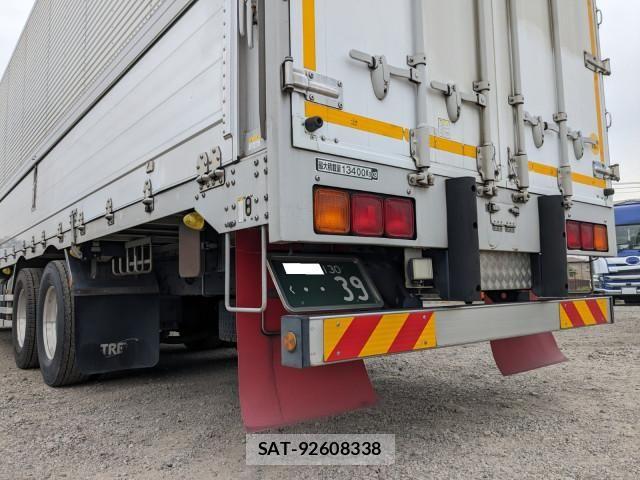 Nissan QUON 2017-04 7252019-6