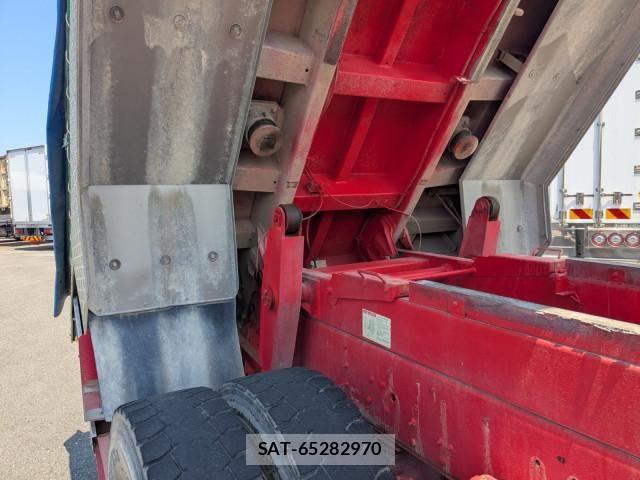 Nissan QUON 2013-06 7252022-16