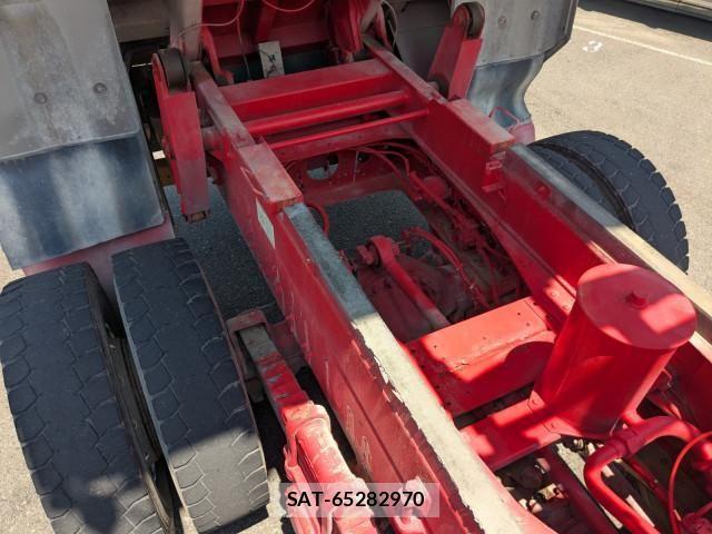 Nissan QUON 2013-06 7252022-17