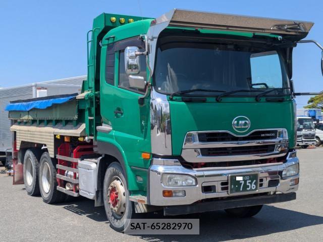 Nissan QUON 2013-06 7252022-1