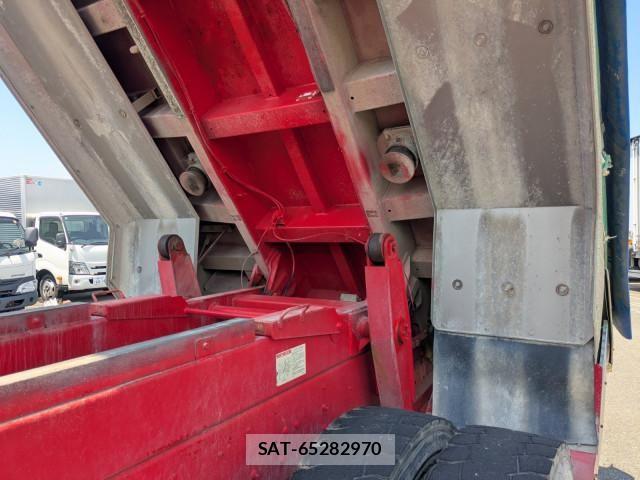Nissan QUON 2013-06 7252022-26