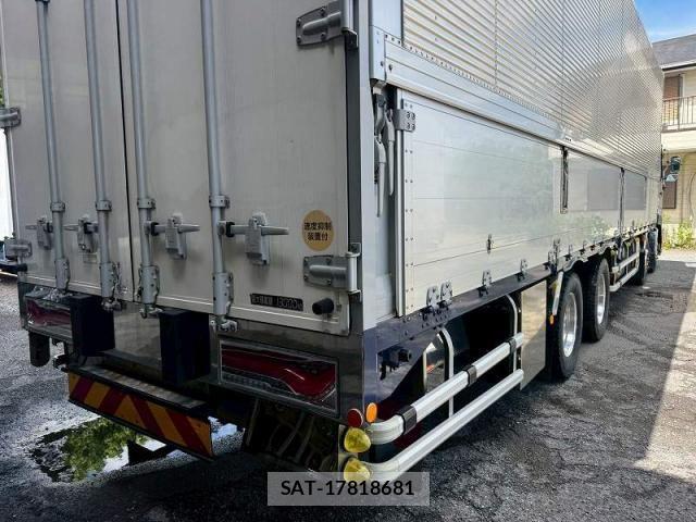 Nissan QUON 2020-06 7252013-16